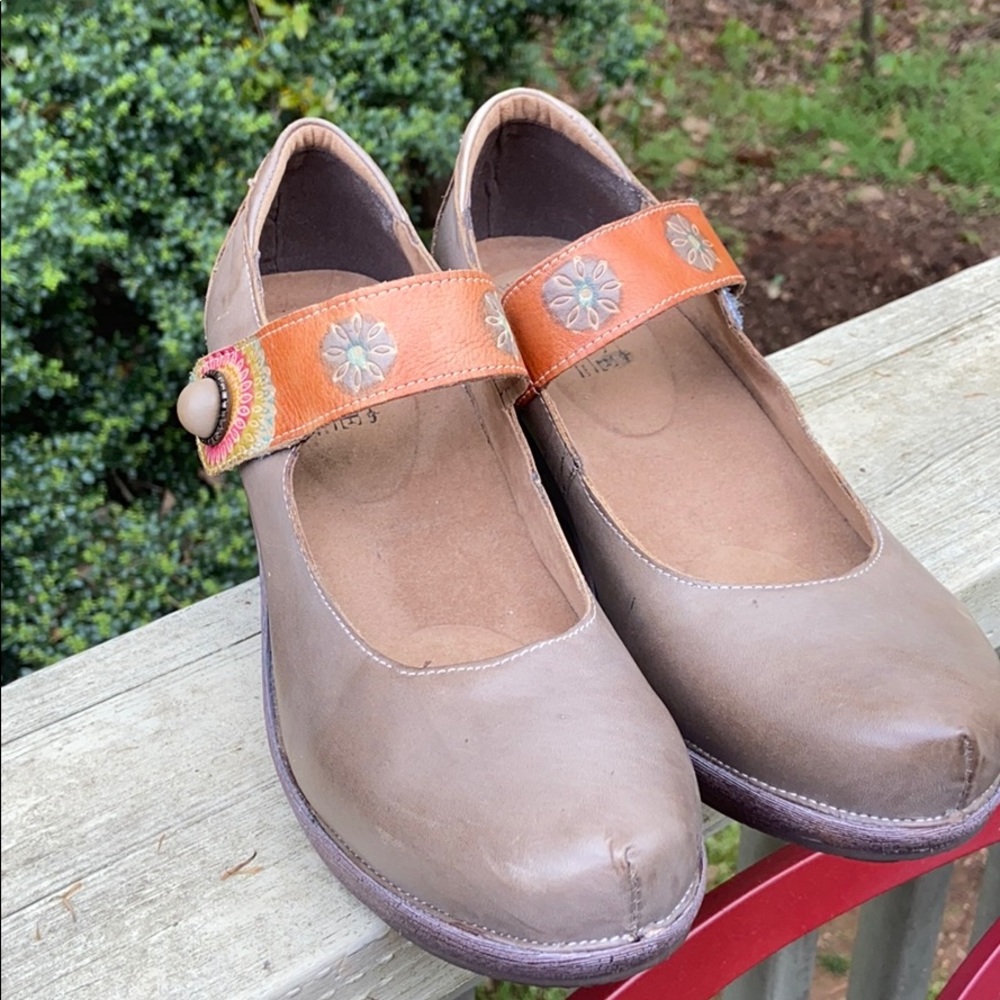 L’Artiste shoes size 40
